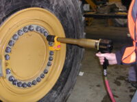 12818-10GX-Cat-980H-Wheel-Nuts